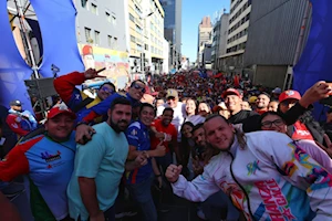 Miles de jóvenes venezolanos marcharon por Caracas este 12 de febrero para conmemorar el Día de la Juventud