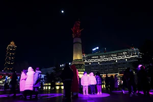 Así de deslumbrante se vio la Luna de Nieve de este 12 de febrero: un novilunio que coincide con el Año Nuevo Chino, y una espectacular alineación planetaria