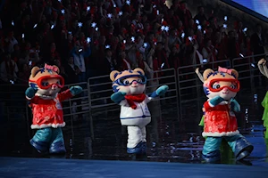 Sorprendentes coreografías brillaron en la clausura de los IX Juegos Asiáticos de Invierno
