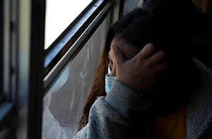 Hondureños deportados de EE.UU. llegan al Centro de Atención del Migrante Retornado en La Lima, Cortés, para reencontrarse con sus familiares, quienes los esperan con los brazos abiertos