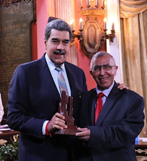 Presidente Maduro presenta Proyecto de Reforma Constitucional ante el Parlamento