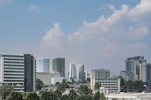 Así de imponente es Addis Abeba, la capital de Etiopía y sede de la Unión Africana