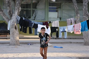 Migrantes varados en la frontera México-EEUU se albergan en refugios en Piedras Negras