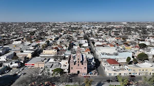 Un recorrido por la extensa frontera de más de 3.100 kilómetros que divide a México y Estados Unidos, marcada en su sección oriental por el imponente río Grande