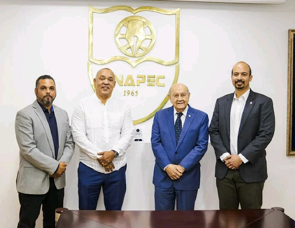 Cocabe visita a Unapec para crear escuela de béisbol