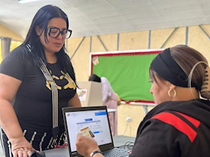 Venezolanos participan en la Consulta Popular Nacional 2025