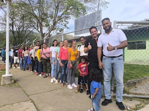 Venezolanos participan en la Consulta Popular Nacional 2025