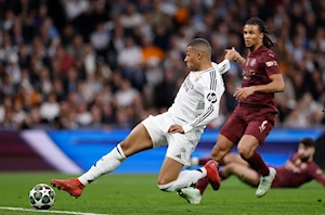 ¡Exhibición de Kylian Mbappé!: con un hat-trick en el Bernabéu, el francés destroza al Manchester City de Guardiola y mete al Real Madrid en los octavos de final de la Champions League