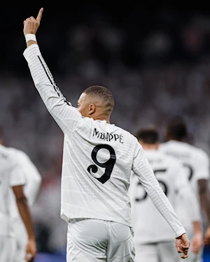 ¡Exhibición de Kylian Mbappé!: con un hat-trick en el Bernabéu, el francés destroza al Manchester City de Guardiola y mete al Real Madrid en los octavos de final de la Champions League