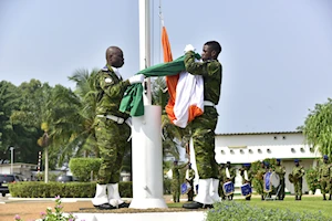 Francia transfiere oficialmente el control de su base militar en Costa de Marfil al ejército marfileño, en medio de cambios en su presencia en África