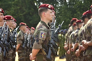 Francia transfiere oficialmente el control de su base militar en Costa de Marfil al ejército marfileño, en medio de cambios en su presencia en África