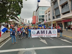 Panameños rechazan en las calles las reformas a la Caja de Seguro Social