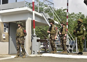 Francia transfiere oficialmente el control de su base militar en Costa de Marfil al ejército marfileño, en medio de cambios en su presencia en África