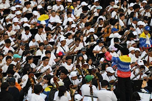 Más de 4 mil niños y niñas de Venezuela ofrecieron en Caracas un megaconcierto por los 50 años del "El Sistema"