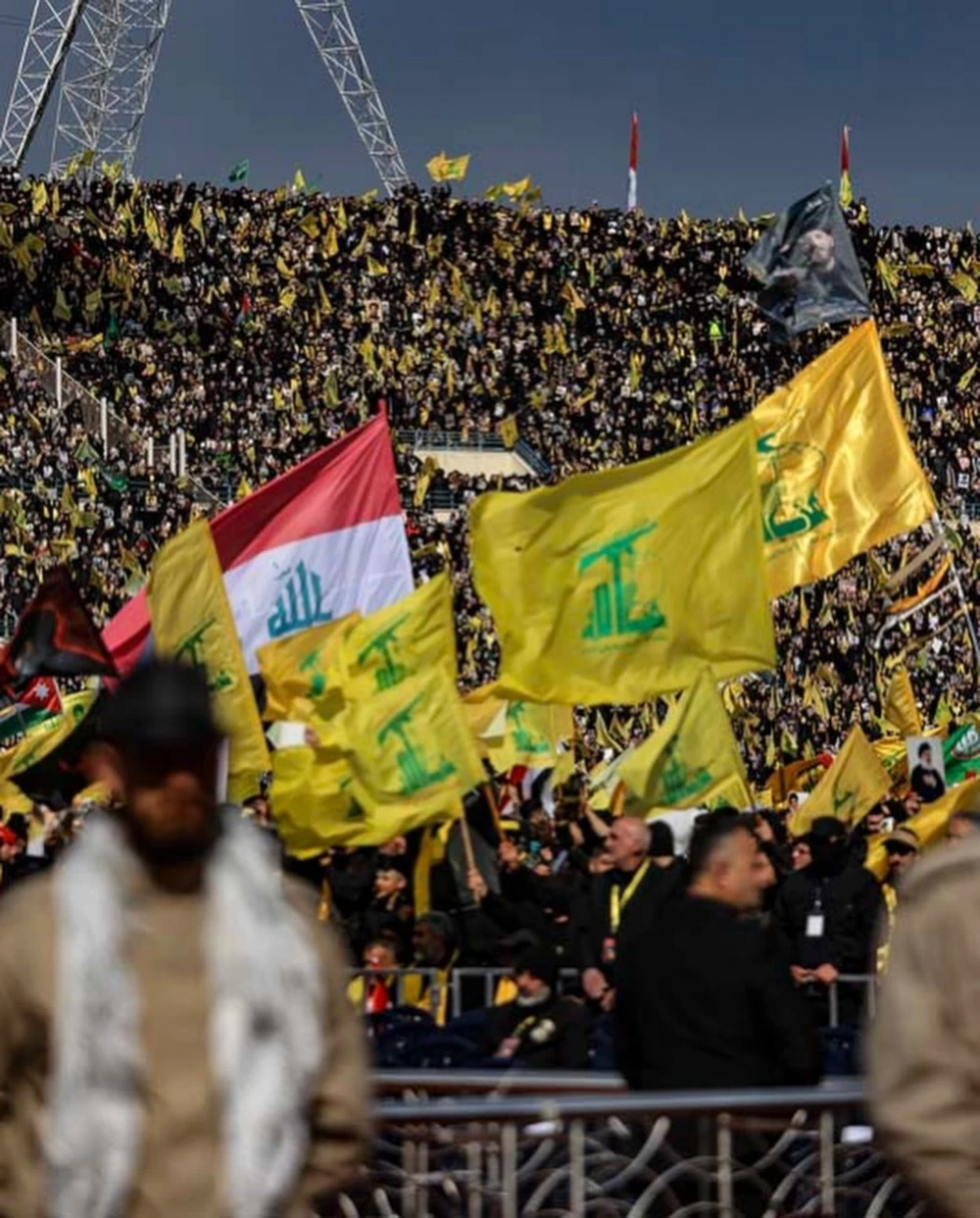 Califican de epopeya histórica funeral de líder de Hezbolá