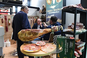 Meat Attraction 2025: 300 empresas exhiben innovación y oportunidades de negocio en la feria líder de la industria cárnica en Madrid, España