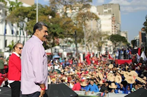 En imágenes: Venezolanos se manifestaron contra el colonialismo el 27 de febrero