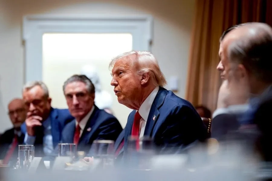 Trump asegura que la Unión Europea fue creada para "fastidiar" a EEUU