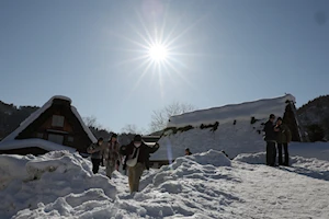Original arquitectura: Las aldeas de Shirakawa-go, en Japón, se caracterizan por casas con techos en forma de V para soportar las nevadas