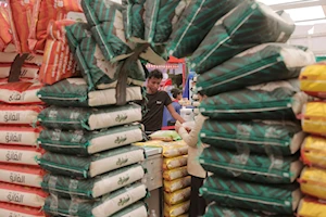 Mercados del Líbano y Yemen se preparan para el Ramadán, un período sagrado para los musulmanes