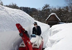 Original arquitectura: Las aldeas de Shirakawa-go, en Japón, se caracterizan por casas con techos en forma de V para soportar las nevadas