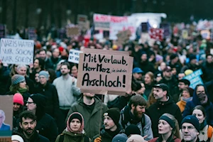 “Nunca más fascismo”: Alemanes marcharon este domingo en Berlín contra el avance de la extrema derecha