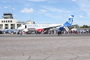 Ilopango Air Show 2025 cierra con éxito en El Salvador: más de 30.000 asistentes disfrutaron de acrobacias aéreas, exhibiciones y un ambiente familiar en su 14° edición