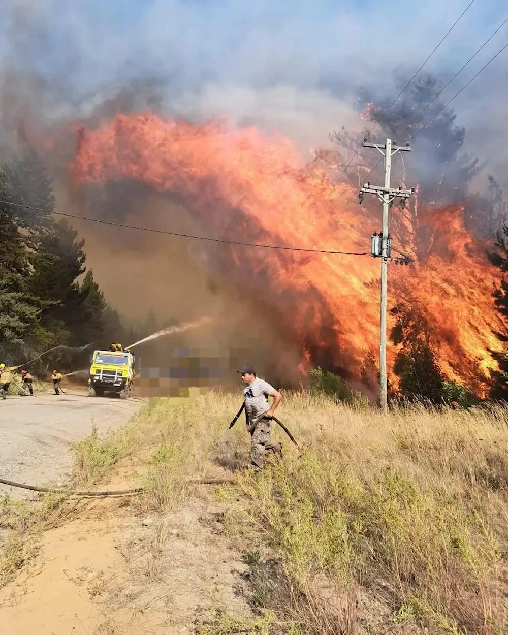 Un muerto y más de 1.000 evacuados por incendio en provincia argentina