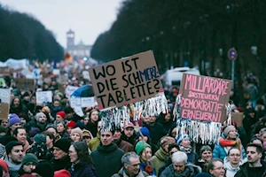 “Nunca más fascismo”: Alemanes marcharon este domingo en Berlín contra el avance de la extrema derecha