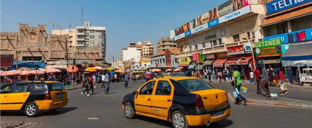 Francia comienza retirada de tropas de Senegal