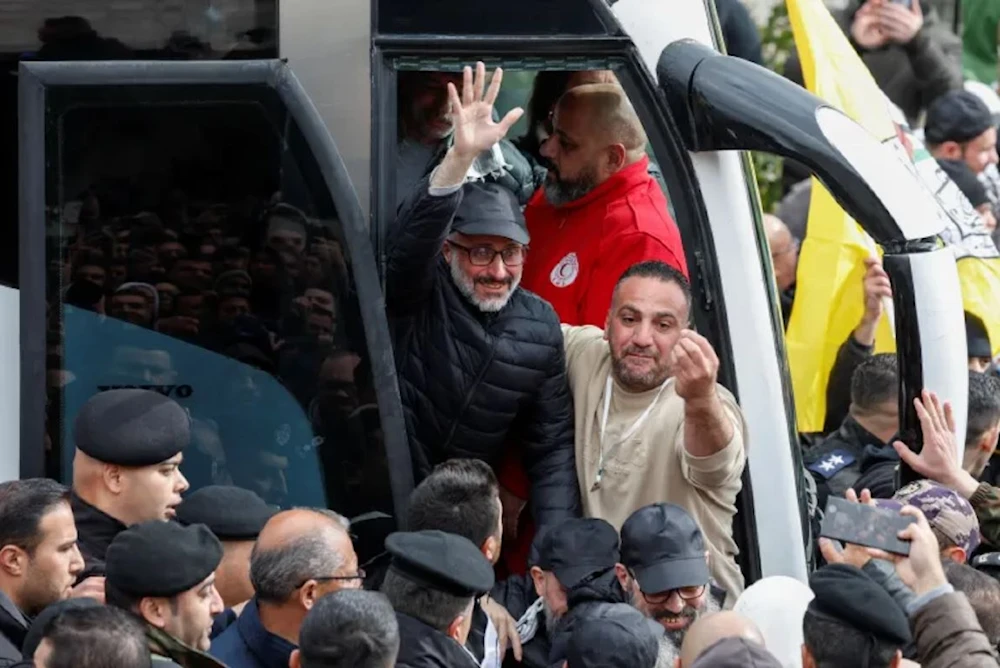 Más de un centenar de palestinos abrazan la libertad