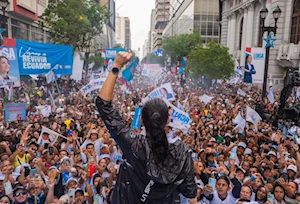 Multitud acompañó a la candidata presidencial de Ecuador, Luisa González, en su cierre de Campaña en Guayaquil