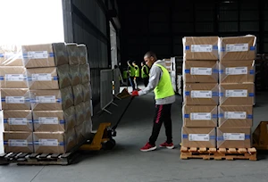 En Ecuador avanza la distribución de paquetes electorales para los comicios presidenciales y legislativas de este 9 de febrero: más de 13,7 millones de electores, dentro y fuera del país, están convocados a las urnas