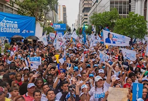 Multitud acompañó a la candidata presidencial de Ecuador, Luisa González, en su cierre de Campaña en Guayaquil