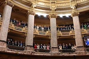 “Vamos a construir un mejor Uruguay, hoy comenzamos”: Orsi tomó juramento este sábado ante el Parlamento como nuevo presidente de Uruguay para el periodo 2025-2030