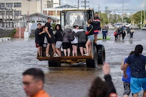 En imágenes: Bahía Blanca bajo agua, tragedia que dejó 15 muertos en Argentina