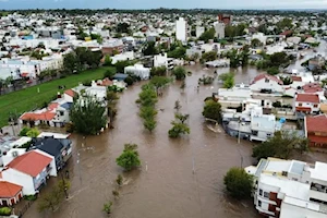 En imágenes: Bahía Blanca bajo agua, tragedia que dejó 15 muertos en Argentina