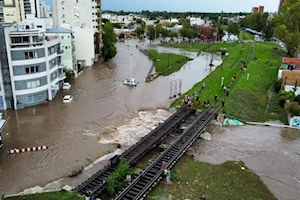 En imágenes: Bahía Blanca bajo agua, tragedia que dejó 15 muertos en Argentina