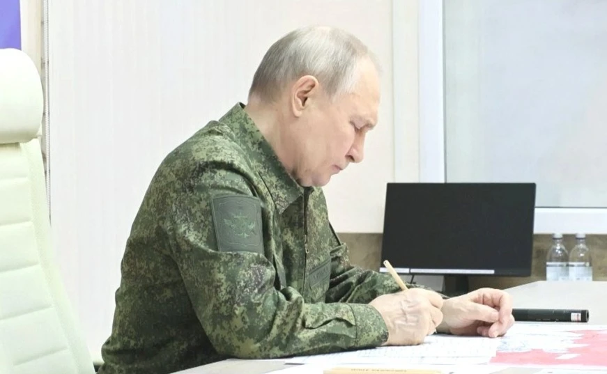 Putin ordena expulsar remanente de tropas ucranianas en Kursk