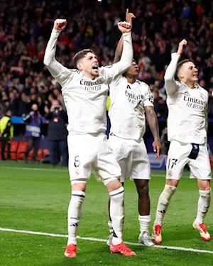 En un duelo de infarto, el Real Madrid venció al Atlético de Madrid en una dramática tanda de penales y selló su pase a los cuartos de final de la Champions League. Ahora, los merengues se medirán ante el Arsenal en la próxima ronda