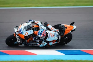 Los aficionados al motociclismo vibran en Termas de Río Hondo con el GP de Argentina: los pilotos de MotoGP homenajearon a Maradona y Messi con la 10