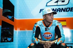 Los aficionados al motociclismo vibran en Termas de Río Hondo con el GP de Argentina: los pilotos de MotoGP homenajearon a Maradona y Messi con la 10