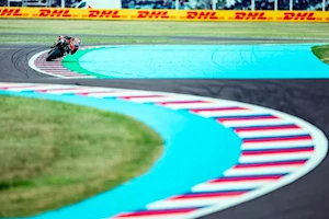 Los aficionados al motociclismo vibran en Termas de Río Hondo con el GP de Argentina: los pilotos de MotoGP homenajearon a Maradona y Messi con la 10