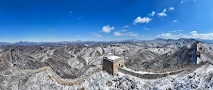 Imponente: Nevada en China deja un manto blanco sobre la Gran Muralla, legendaria fortificación considerada la mayor obra de ingeniería del mundo