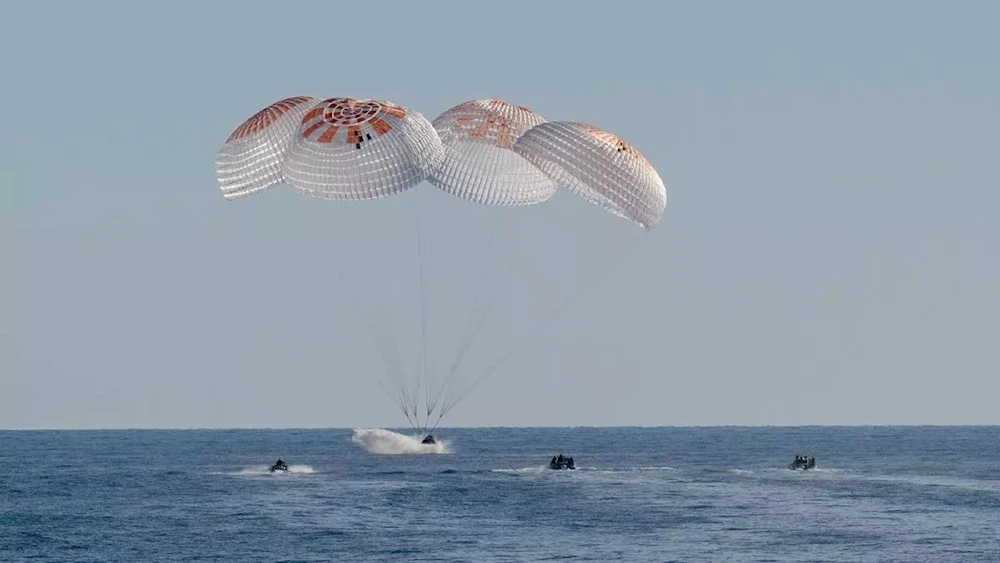Astronautas de la NASA regresan tras nueve meses varados en el espacio