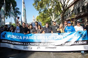 Miles de argentinos se concentraron en Buenos Aires para rechazar la represión de Milei
