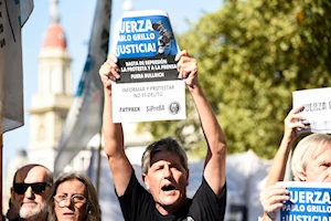 Miles de argentinos se concentraron en Buenos Aires para rechazar la represión de Milei