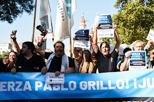 Miles de argentinos se concentraron en Buenos Aires para rechazar la represión de Milei