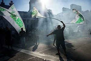 Miles de argentinos se concentraron en Buenos Aires para rechazar la represión de Milei