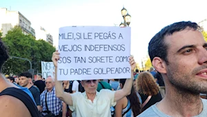 Miles de argentinos se concentraron en Buenos Aires para rechazar la represión de Milei